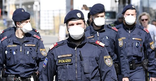 Read more about the article Spuckattacken auf Polizei